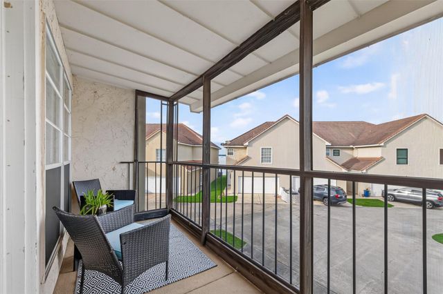 71 Regency Point, Conroe, TX 77356