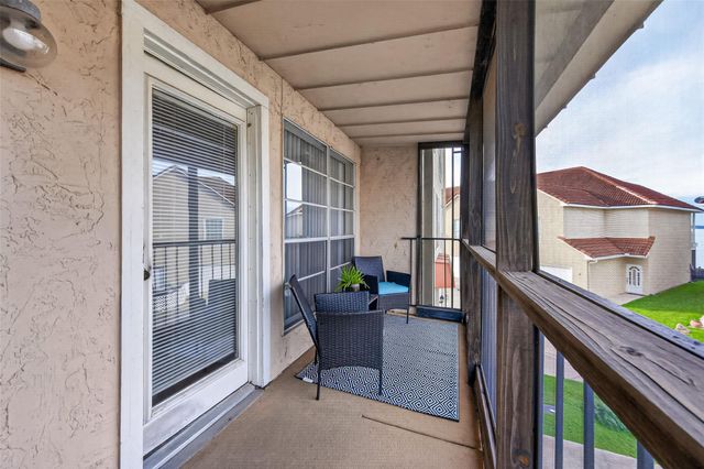 71 Regency Point, Conroe, TX 77356
