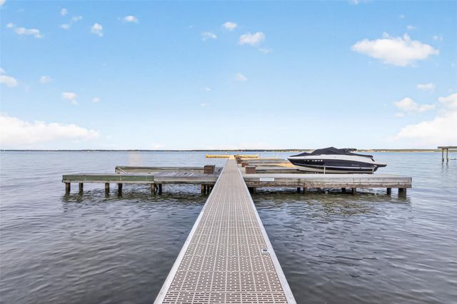 71 Regency Point, Conroe, TX 77356