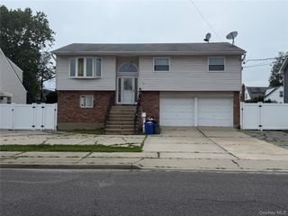 189 Elizabeth Avenue, Oceanside, NY 11572
