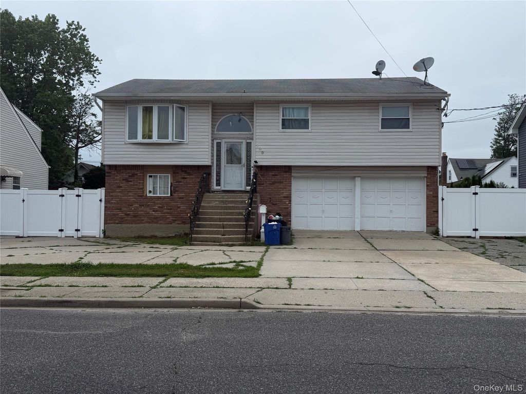 189 Elizabeth Avenue, Oceanside, NY 11572 — exterior