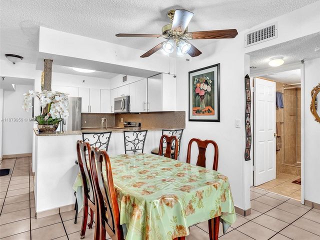 546 SW 1st St 607, Miami, FL 33130