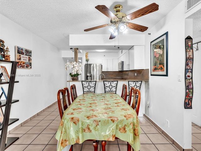 546 SW 1st St 607, Miami, FL 33130