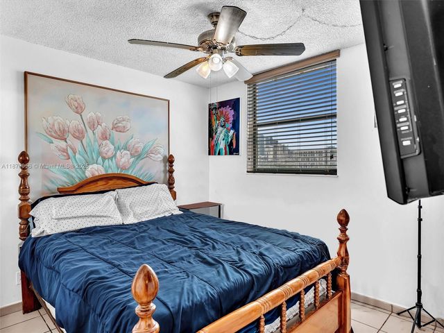546 SW 1st St 607, Miami, FL 33130