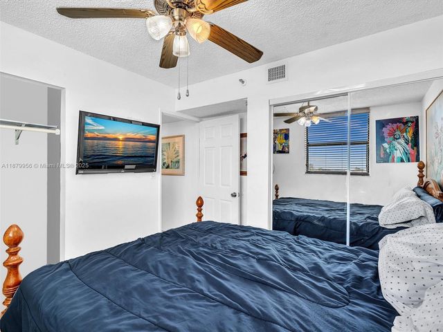 546 SW 1st St 607, Miami, FL 33130