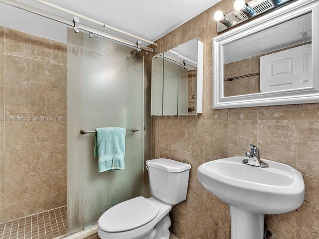 546 SW 1st St 607, Miami, FL 33130