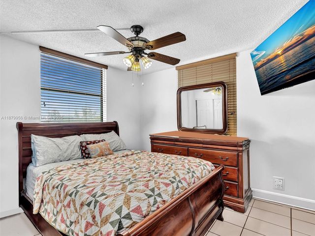 546 SW 1st St 607, Miami, FL 33130