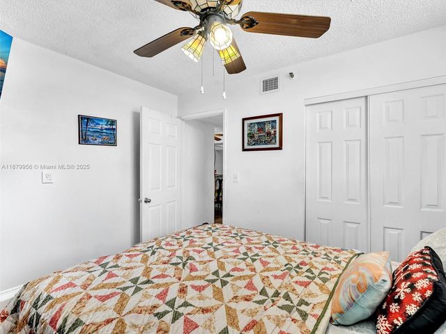 546 SW 1st St 607, Miami, FL 33130