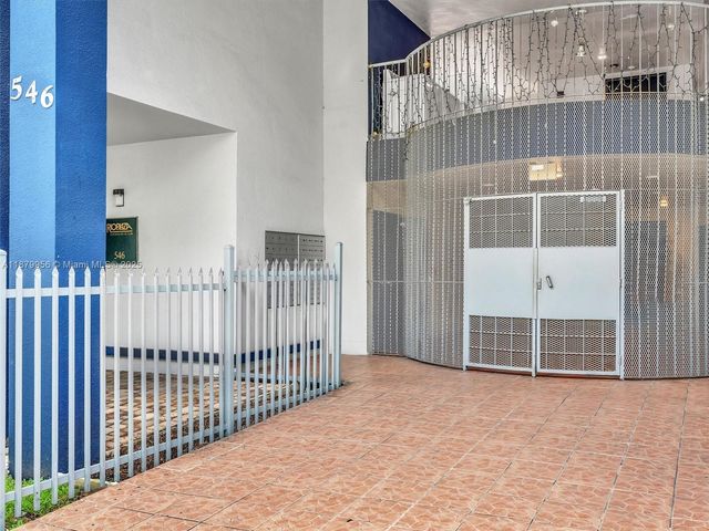 546 SW 1st St 607, Miami, FL 33130