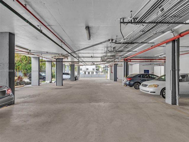 546 SW 1st St 607, Miami, FL 33130