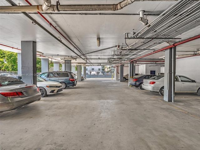 546 SW 1st St 607, Miami, FL 33130