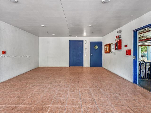 546 SW 1st St 607, Miami, FL 33130