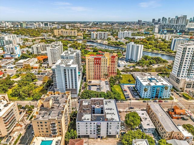 546 SW 1st St 607, Miami, FL 33130