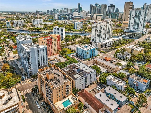 546 SW 1st St 607, Miami, FL 33130