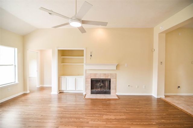 1811 Ridgeway Trail, Houston, TX 77339