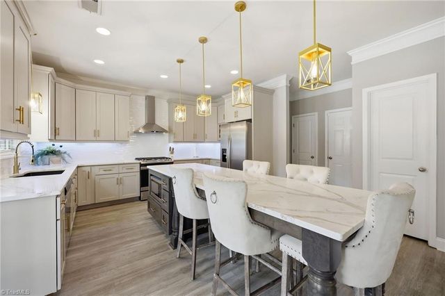1005 Beesons Field Drive, Kernersville, NC 27284