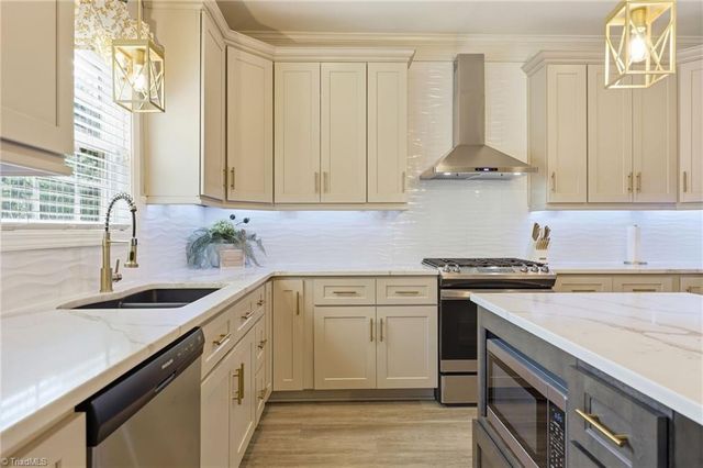 1005 Beesons Field Drive, Kernersville, NC 27284