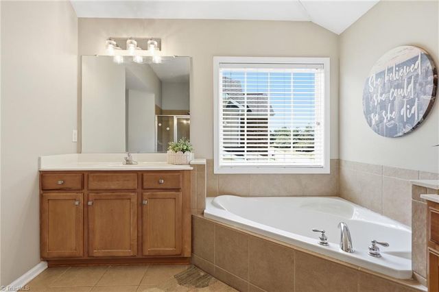 1005 Beesons Field Drive, Kernersville, NC 27284