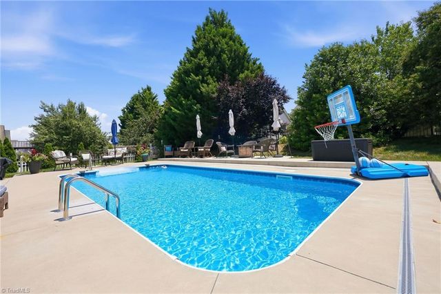 1005 Beesons Field Drive, Kernersville, NC 27284
