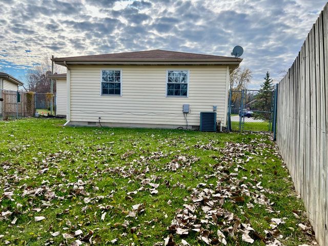 6077 Fillmore Place, Merrillville, IN 46410