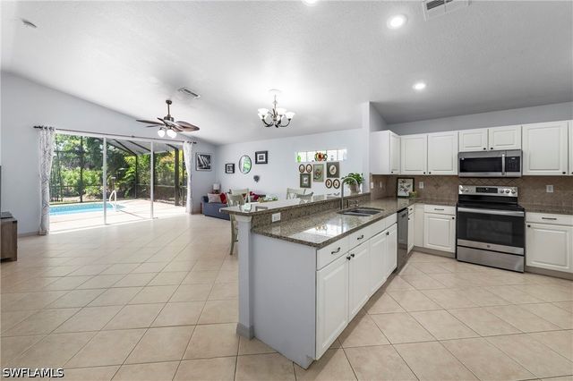 713 Crossfield CIR, Naples, FL 34104