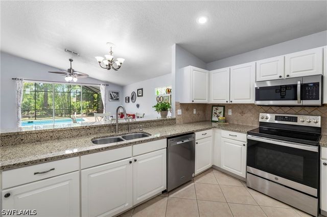 713 Crossfield CIR, Naples, FL 34104
