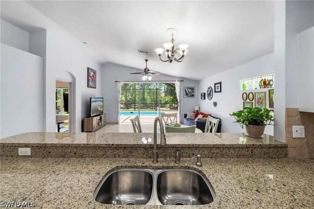 713 Crossfield CIR, Naples, FL 34104