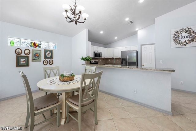 713 Crossfield CIR, Naples, FL 34104