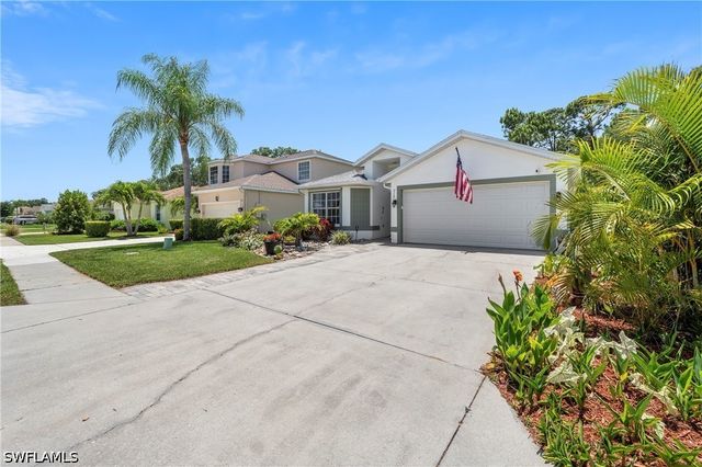 713 Crossfield CIR, Naples, FL 34104