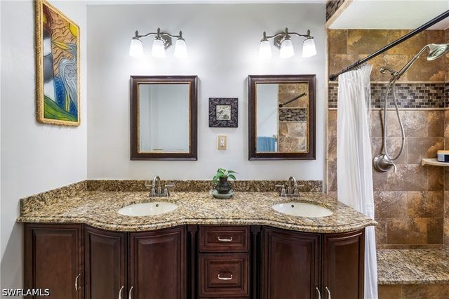 713 Crossfield CIR, Naples, FL 34104