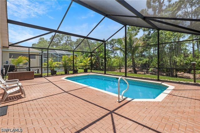 713 Crossfield CIR, Naples, FL 34104