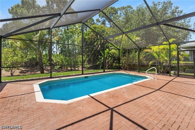 713 Crossfield CIR, Naples, FL 34104