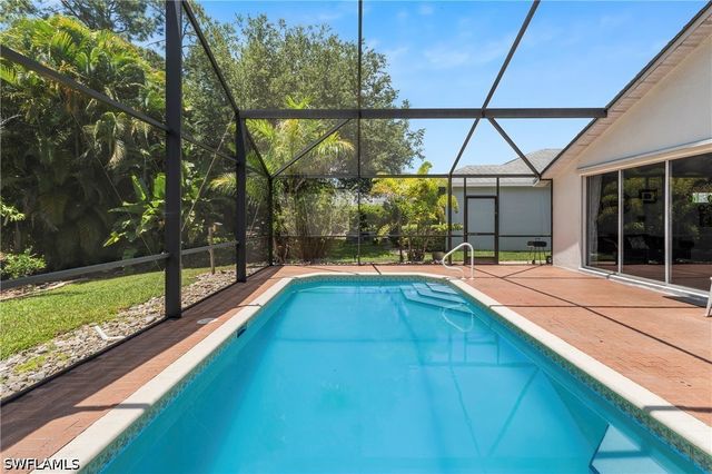 713 Crossfield CIR, Naples, FL 34104