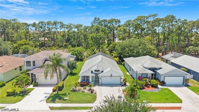 713 Crossfield CIR, Naples, FL 34104