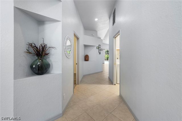 713 Crossfield CIR, Naples, FL 34104