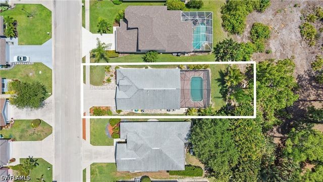 713 Crossfield CIR, Naples, FL 34104