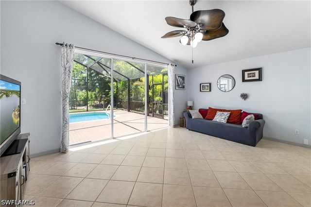 713 Crossfield CIR, Naples, FL 34104