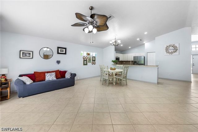 713 Crossfield CIR, Naples, FL 34104