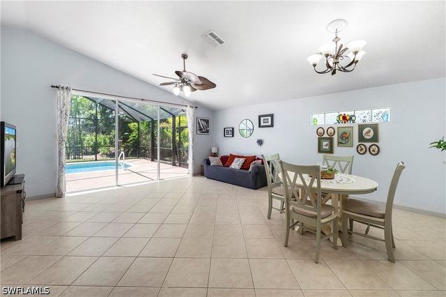713 Crossfield CIR, Naples, FL 34104