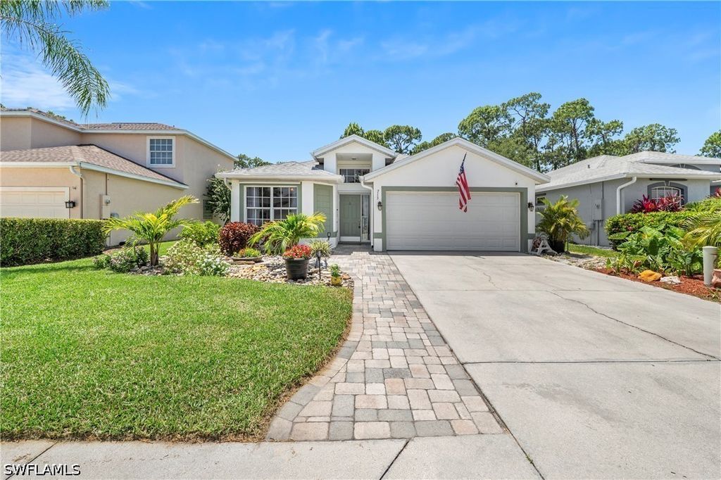 713 Crossfield CIR, Naples, FL 34104