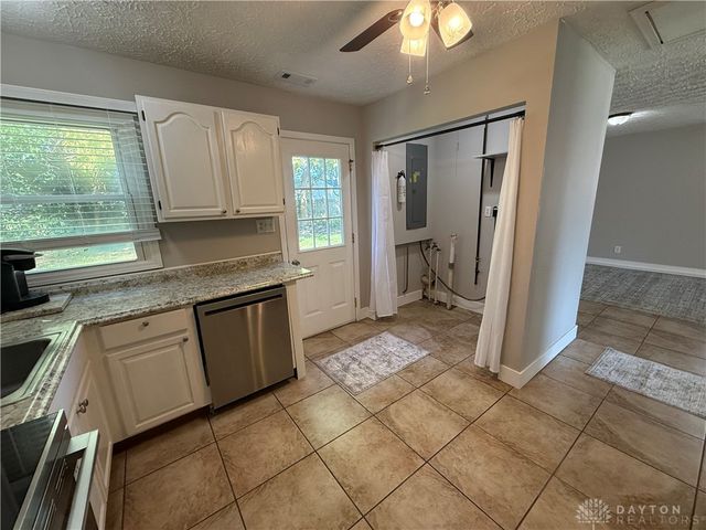 23 Lindway Drive, Fairborn, OH 45324