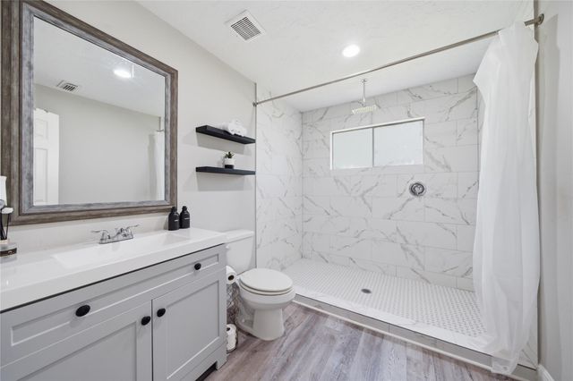 8826 Delilah Street, Houston, TX 77033