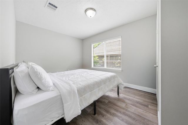 8826 Delilah Street, Houston, TX 77033