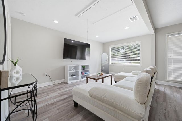 8826 Delilah Street, Houston, TX 77033