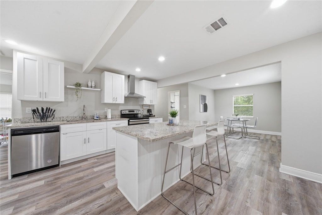 8826 Delilah Street, Houston, TX 77033