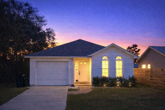 613 Dolphin Drive, Panama City Beach, FL 32413