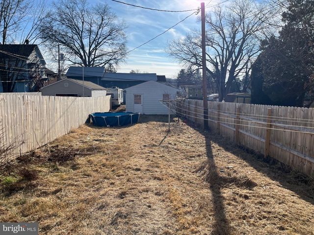 219 MARKET ST, Halifax, PA 17032