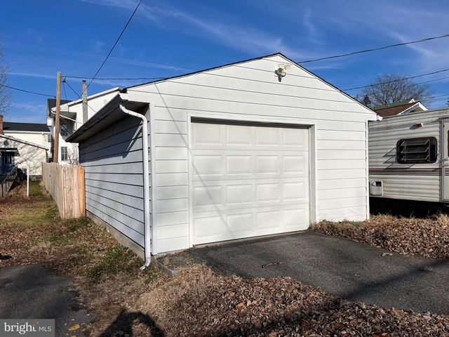 219 MARKET ST, Halifax, PA 17032