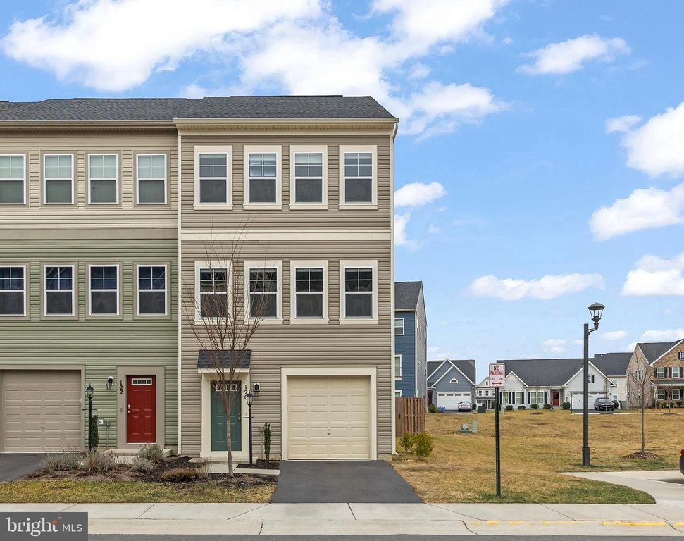 120 LINDY WAY, Stephenson, VA 22656