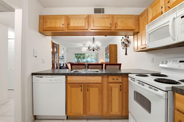 1105 Bahama Bend B1, Coconut Creek, FL 33066